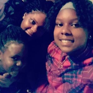 Meet your Posher, Kenisha